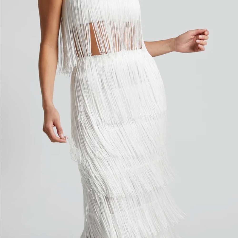 NWT Showpo White Strapless Fringe Dress. NEVER BEEN WORN - Picture 2 of 2